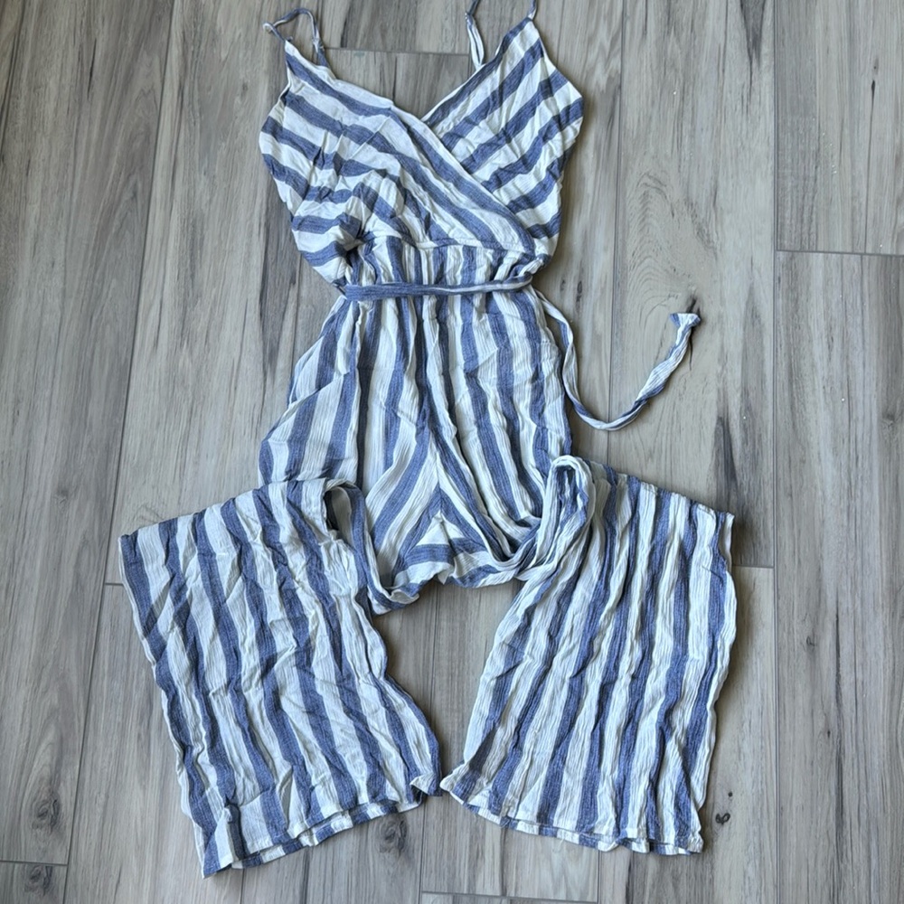 Striped jumpsuit - Picture 2 of 6